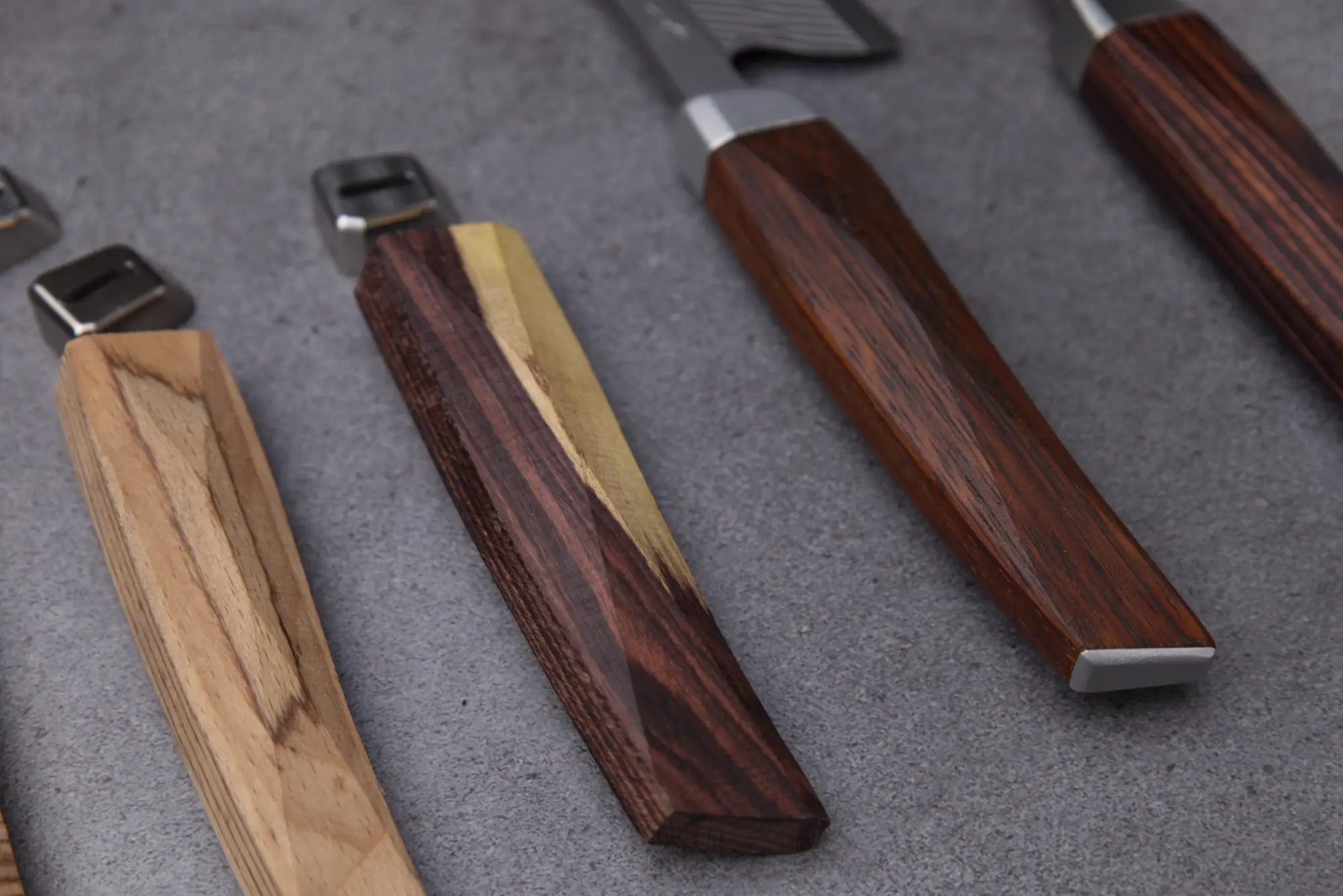 4 RYVON Messergriffe in verschiedenen Varianten